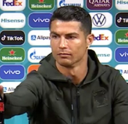 Ronaldo công khai đối đầu UEFA tại Euro 2021