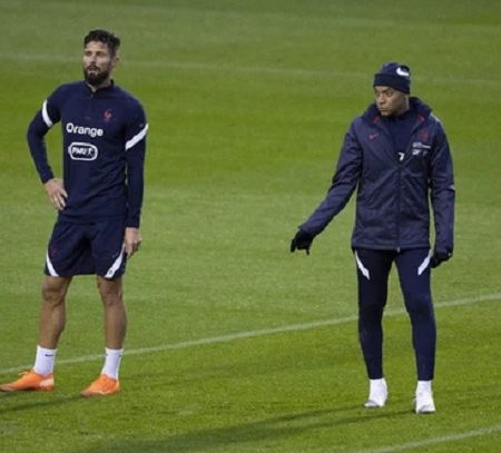 ĐT Pháp lục đục nội bộ giữa Mbappe và Giroud trước thềm Euro